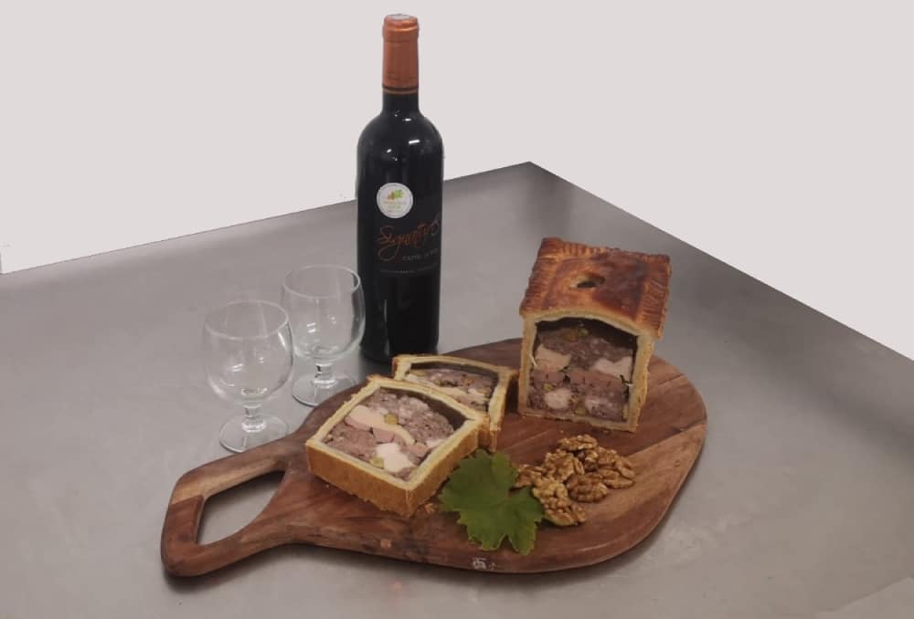 Pâté en croûte au foie gras de canard - La Ferme des Roumevies